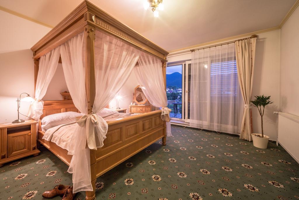 Hotel Diana Stráža Dış mekan fotoğraf