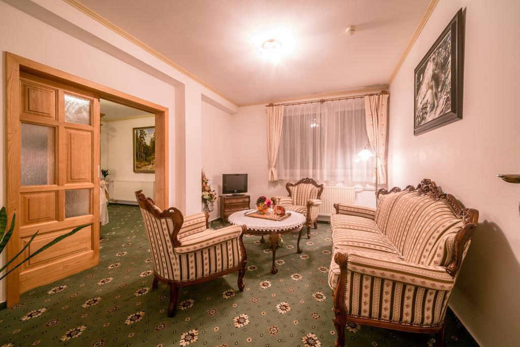 Hotel Diana Stráža Dış mekan fotoğraf